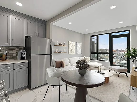 4th image of 15002 Hillside Ave #500