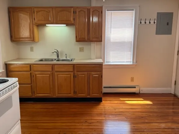 6 Goulding St #1, Providence, RI 02906