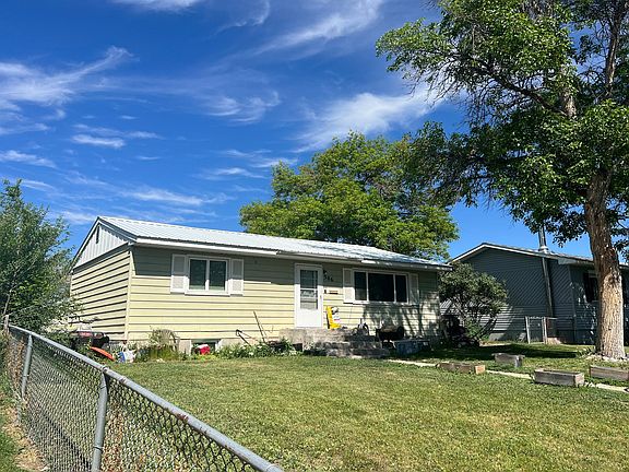 3rd image of 506 N 16th St E