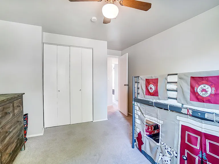 4216 Silver Oak St — Photo 35