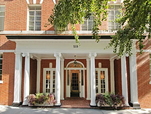 Sold by Sotheby's International Realty | media 2