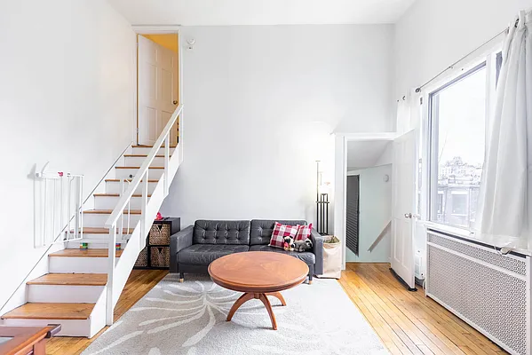 Rented by Bond New York | media 43