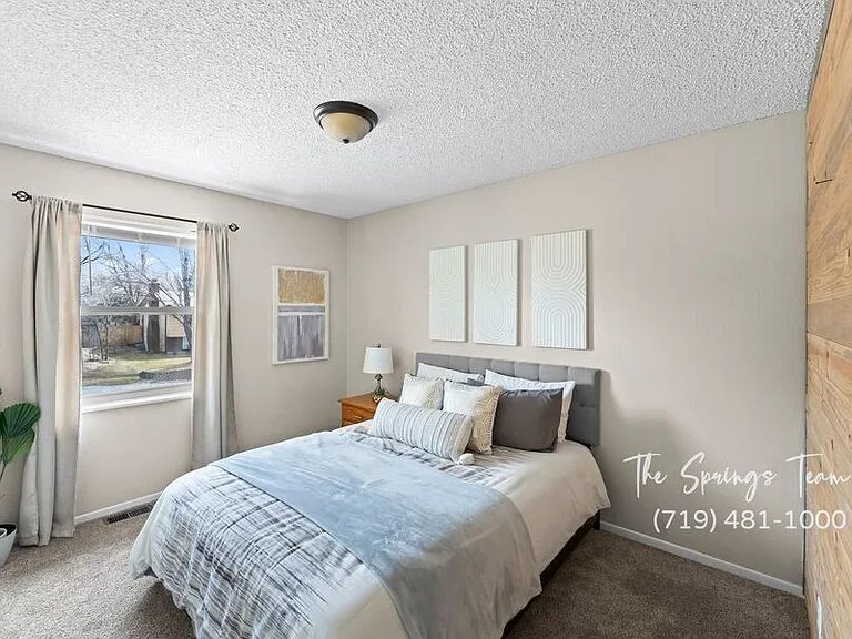 1730 Hathaway Dr — Photo 29