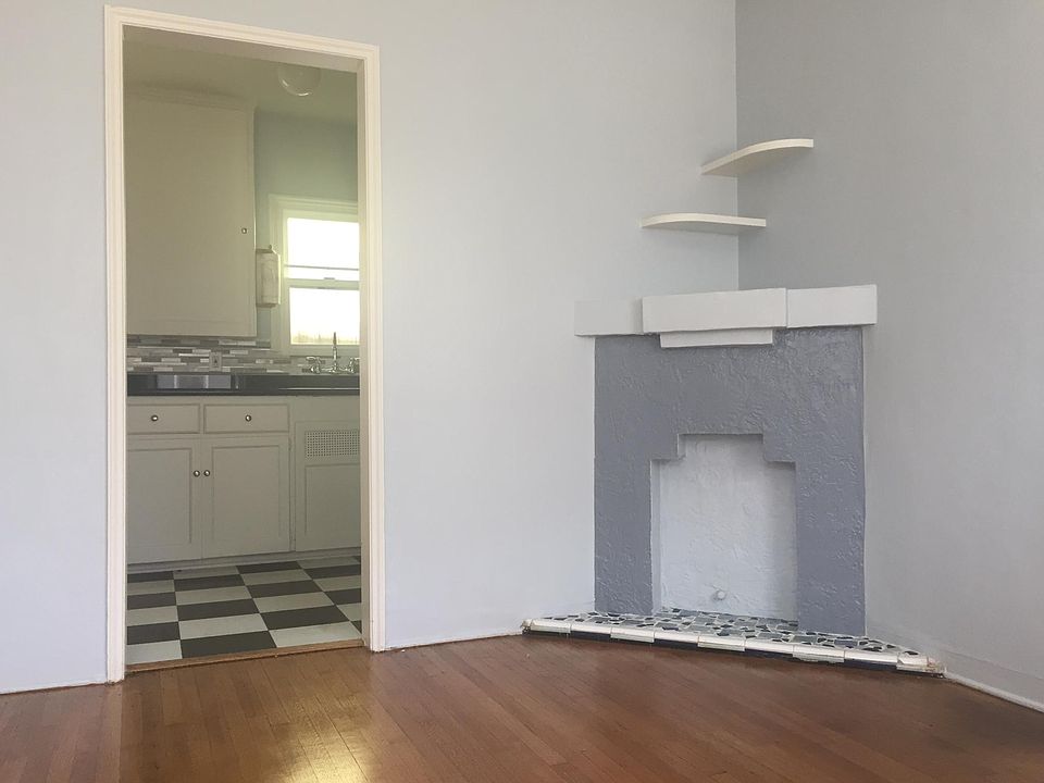1st image of 112 Bennett Ave #2