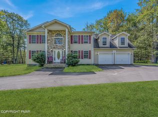 205 Minsi Trl W, Long Pond, PA 18334