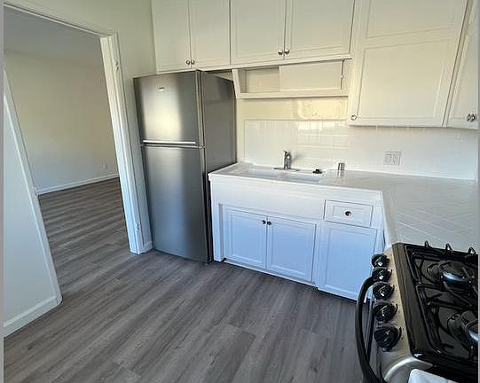 5th image of 802 N West Knoll Dr APT 104