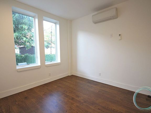 3rd image of 75 Green St #1