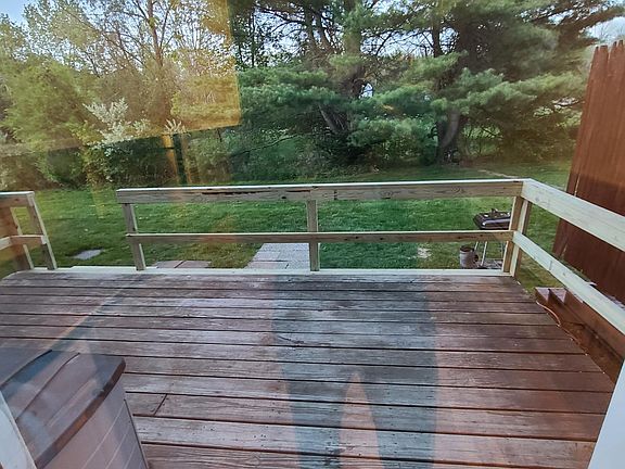 5th image of 18 Oliver Dr