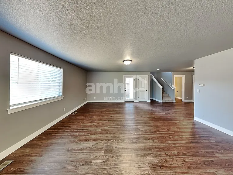 480 Tulip Ave — Photo 4