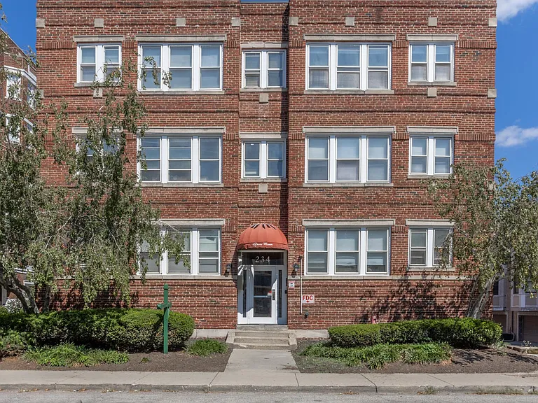 234 E 9th St #102 — Photo 18