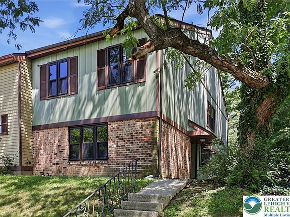 2nd image of 1701 Saratoga Ct