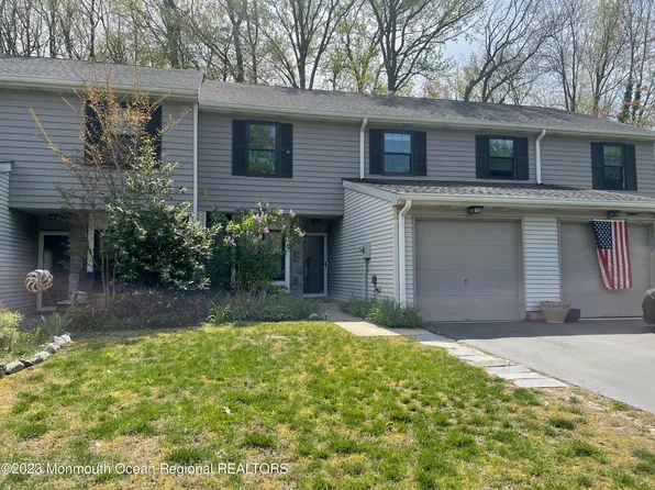 29 Steeplechase Court, Oceanport, NJ 07757