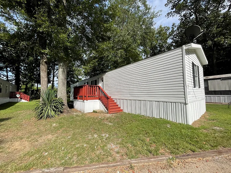 Evergreen Estates — Photo 40