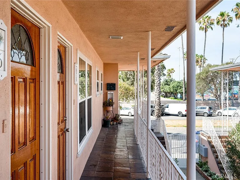 4401 E Ocean Blvd — Photo 18