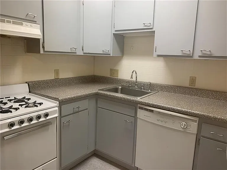 1209 W North Ave #202 — Photo 9