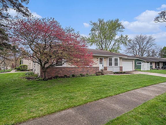 4th image of 2146 S Eventide Dr NE