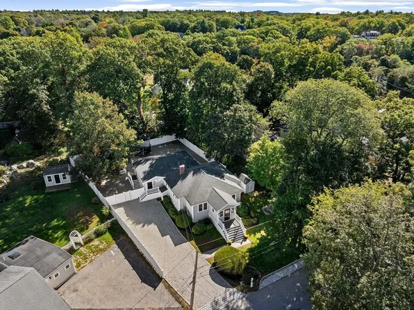 7 Cliff Rd, Hingham, MA 02043