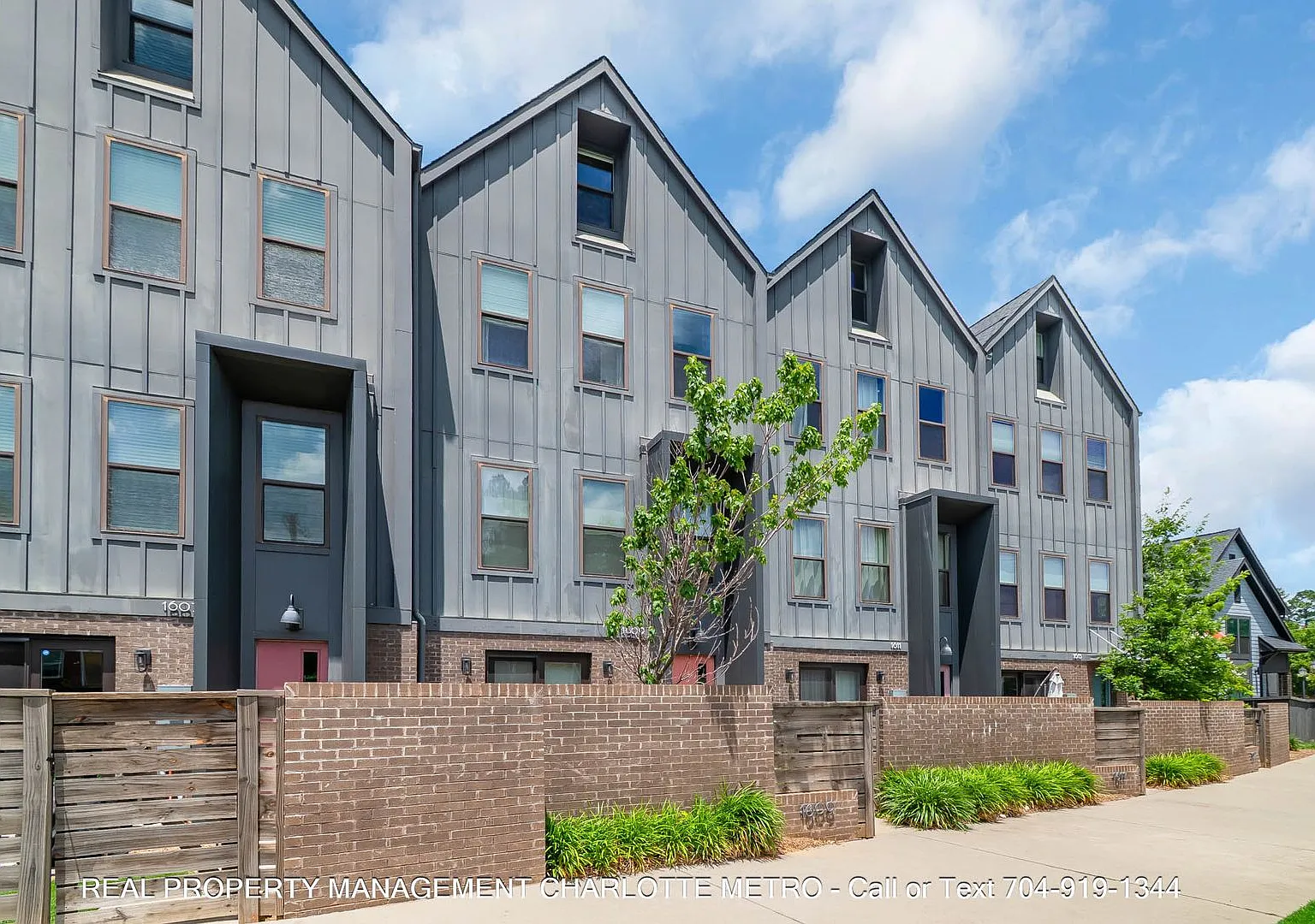 3 Bedroom Modern Luxury Living in the Heart of Villa Heights — Photo 2