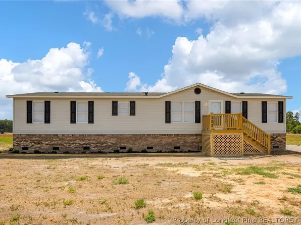 152 Three Bridges Rd, Pembroke, NC 28372