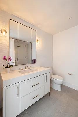 Bathroom 1, photo 1