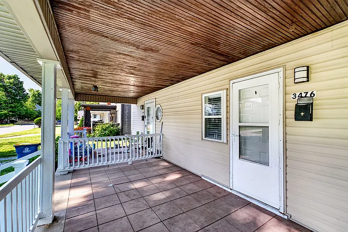3476 Birchwood Ave — Photo 2
