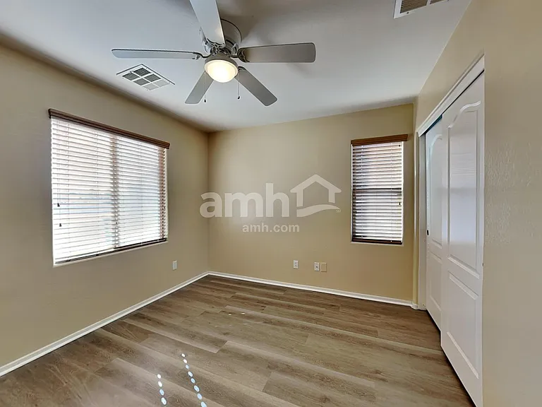 2727 E Bart St — Photo 17