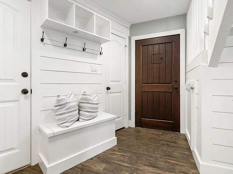 3203 Poe Dr — Photo 5