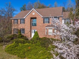 10 Pierson Ct, Mahwah, NJ 07430
