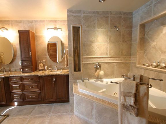 Beautifully Upgraded Master Bath