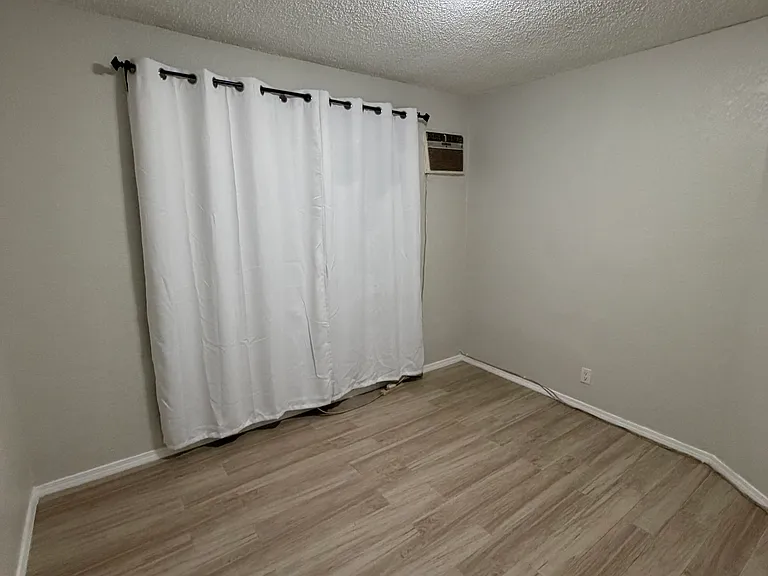 5113 S San Pedro St — Photo 2