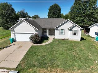 615 S Pine St, Gerald, MO 63037
