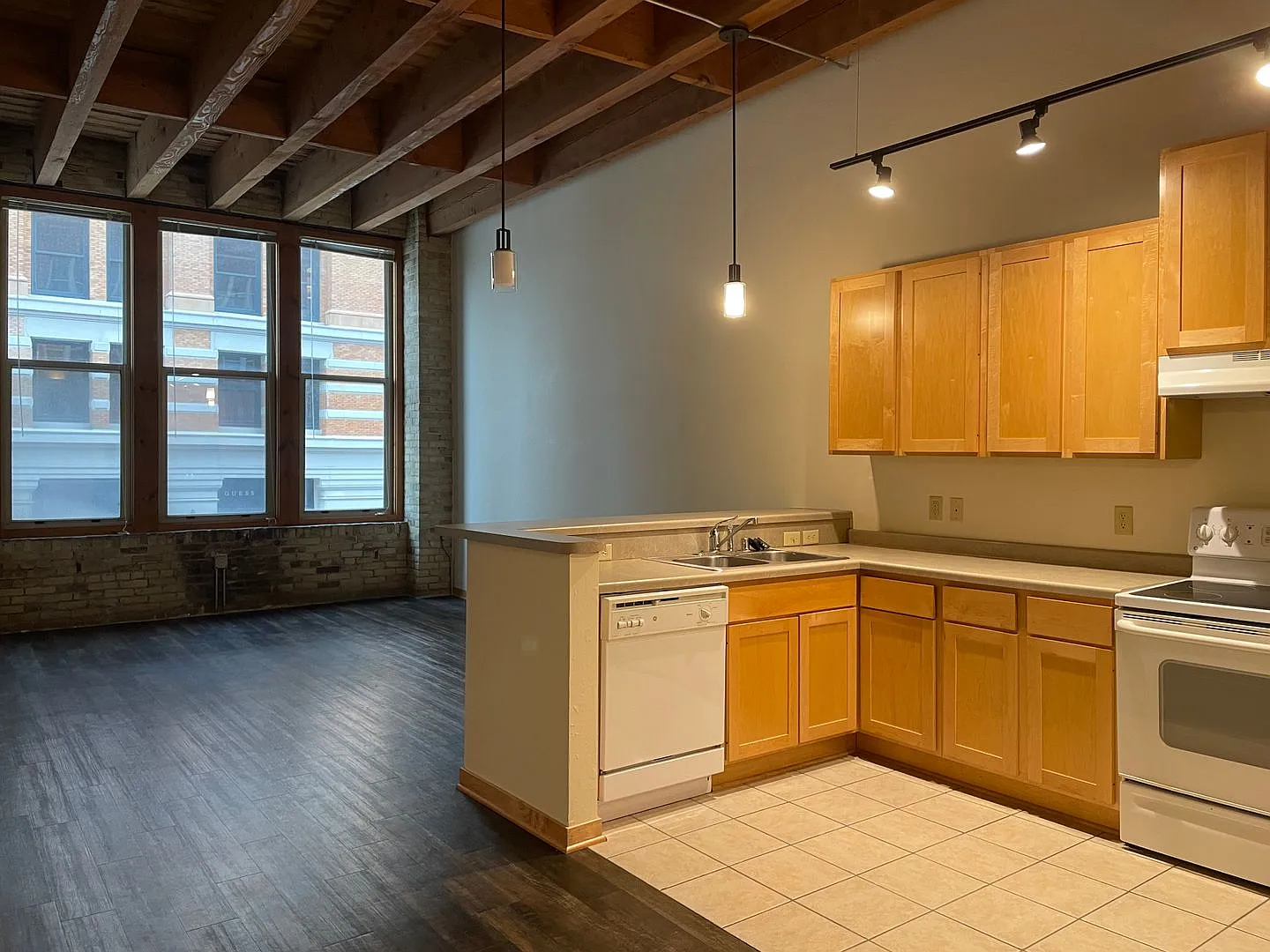 Riverview Lofts — Photo 3