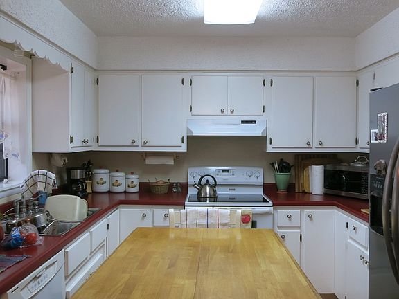 3rd image of 429 Mohawk Dr
