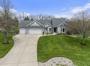 5597 Surrey Ln, Waunakee, WI 53597