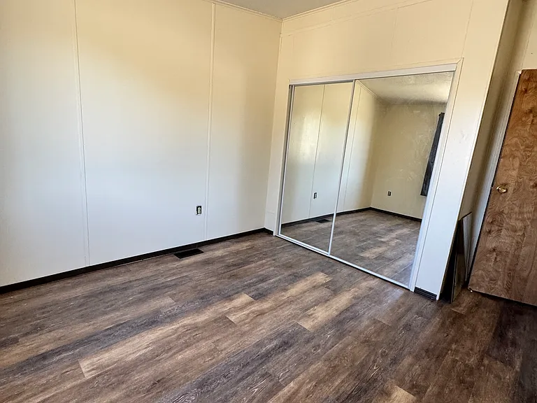 4270 N Adams St — Photo 7