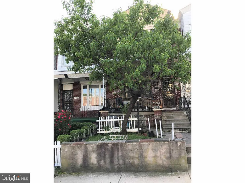 1704 N 61st St photo 1