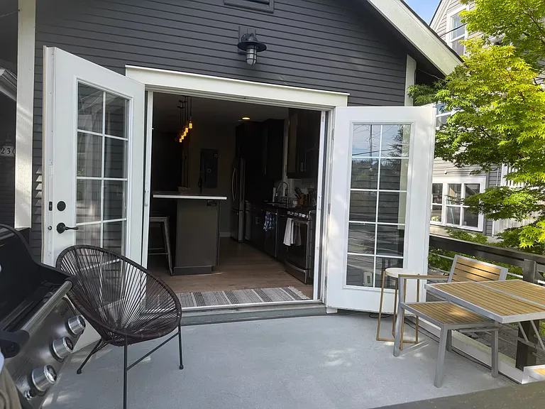 230 NW 40th St #A — Photo 13
