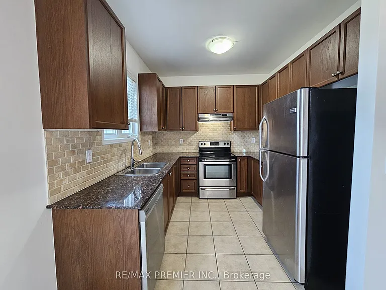 745 Farmstead Dr #12 — Photo 2