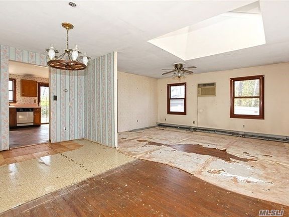 3rd image of 26 Clubhouse Dr