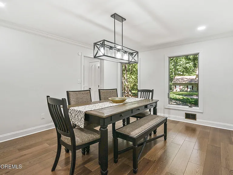 16 Phyllis Pl — Photo 16