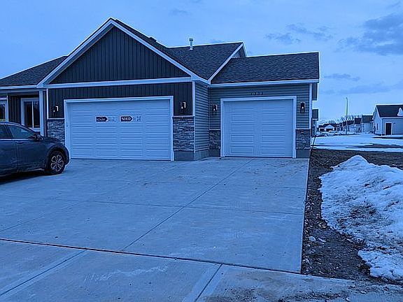 3rd image of 4335 Stonebrook Ln
