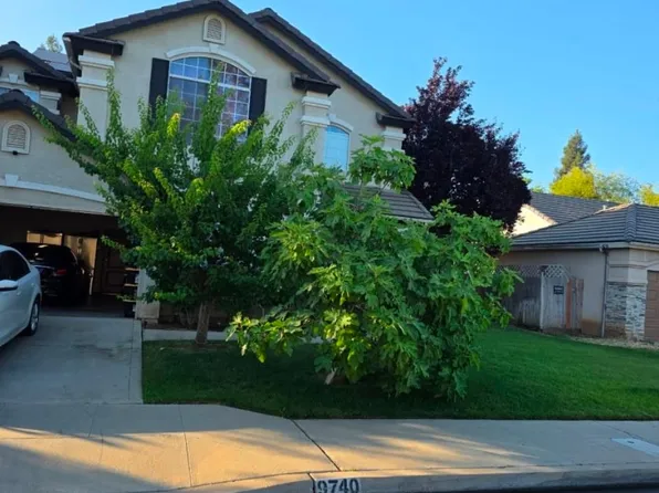 9740 N Whitney Ave, Fresno, CA 93720
