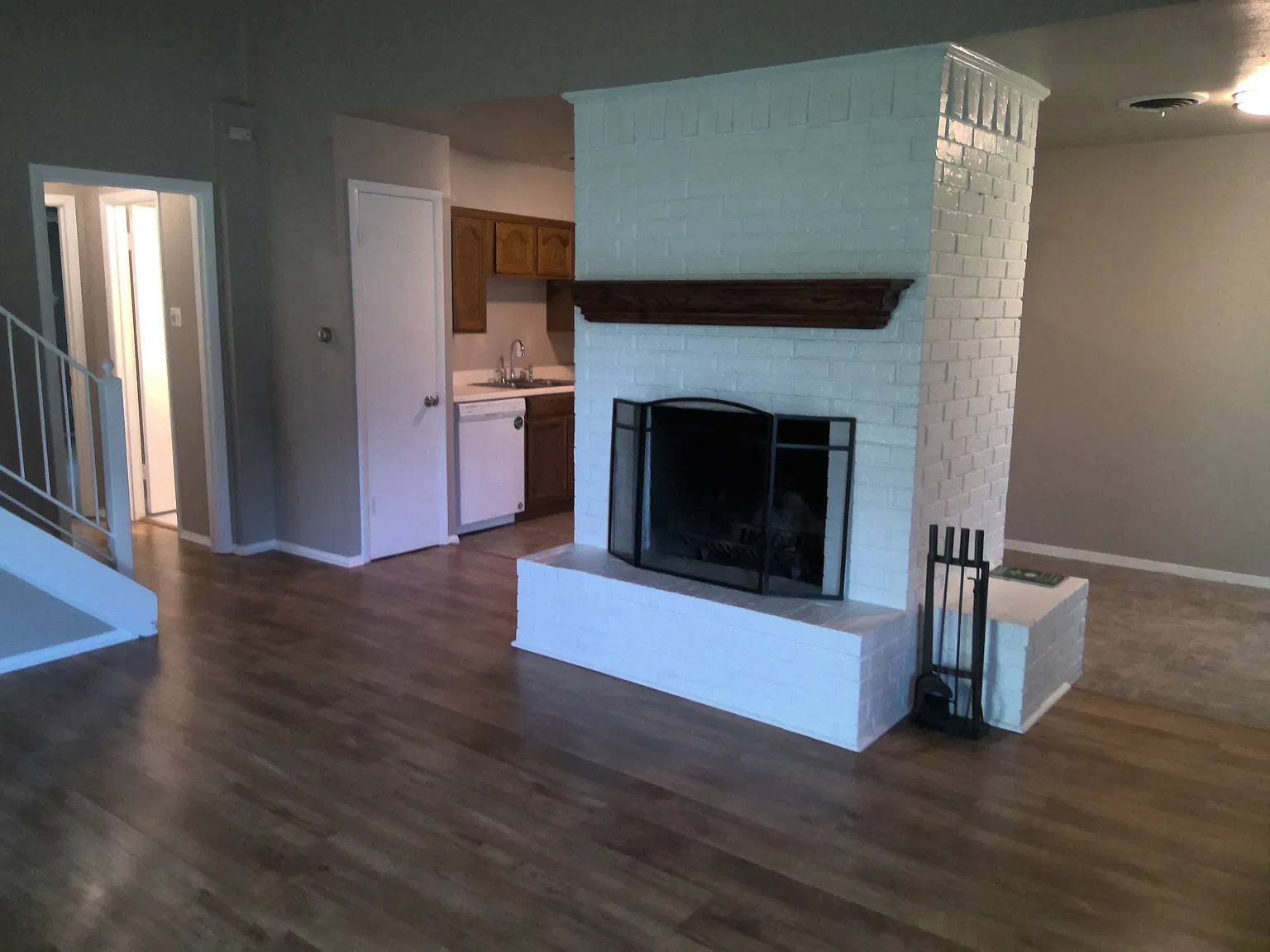 3 bed, 1417 sqft, $2,600 — Photo 2