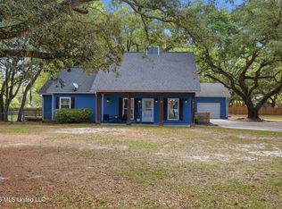 1612 S 11th St, Ocean Springs, MS 39564