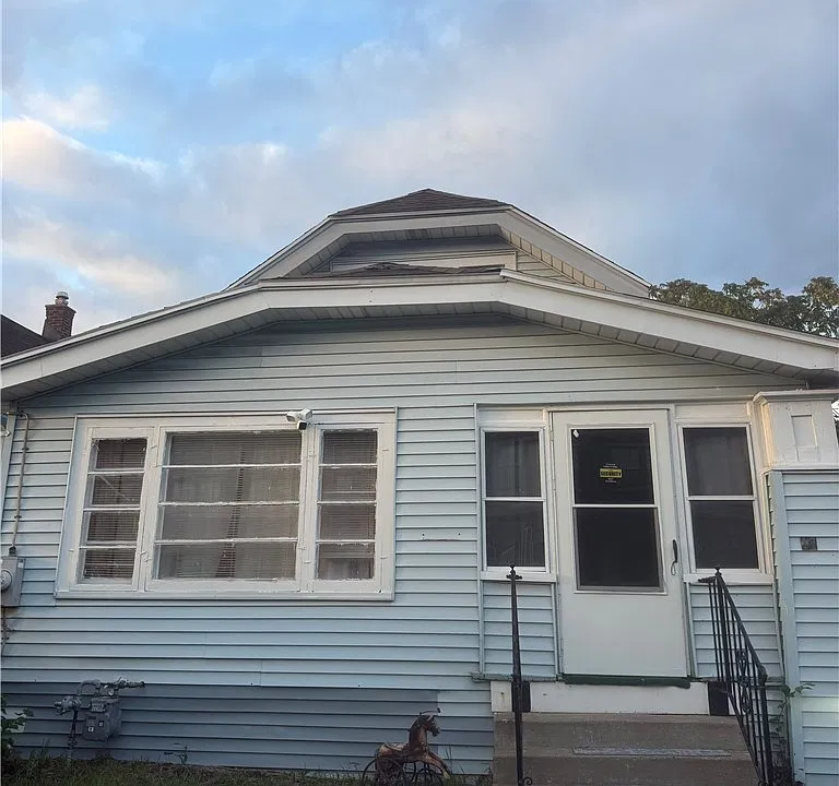 16 Burlington Ave