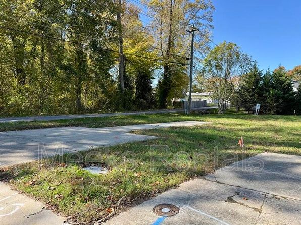 9 Riddle Mobile Home Park