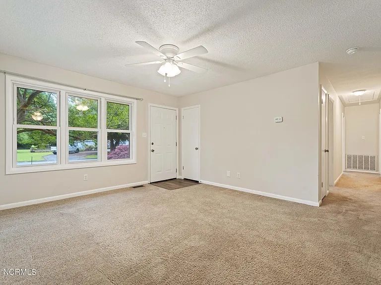 1205 Ormandy Ave — Photo 3