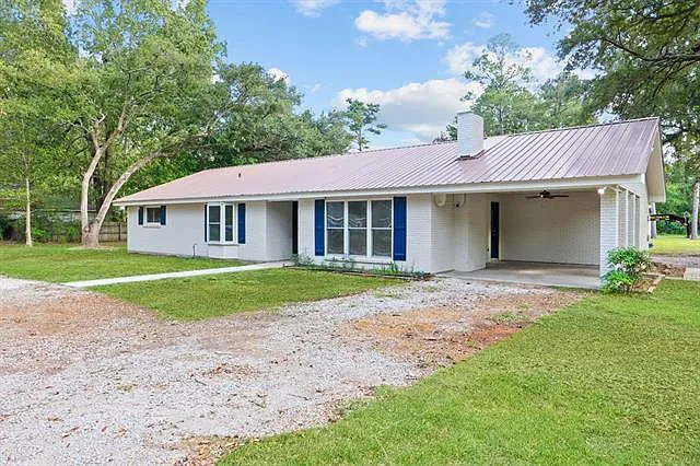 4 bed, 2.0 bath, 1892 sqft, $1,950 — Photo 2