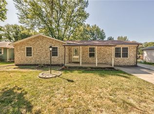 1627 E Glenn Dr, Lawrence, KS 66044