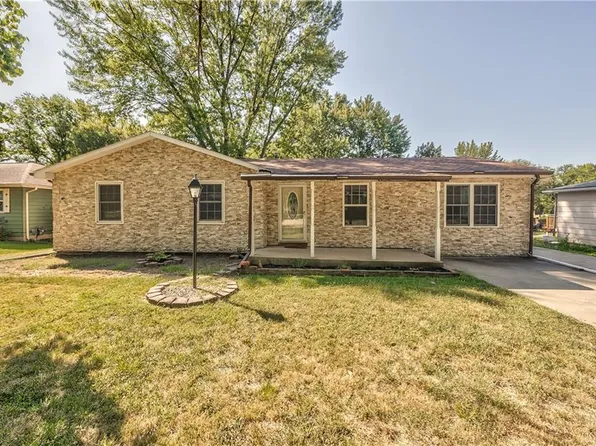 1627 E Glenn Dr, Lawrence, KS 66044
